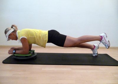 Push-up exercises with the MFT Trim Disc