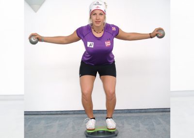 Knee bend training with the MFT Trim Disc
