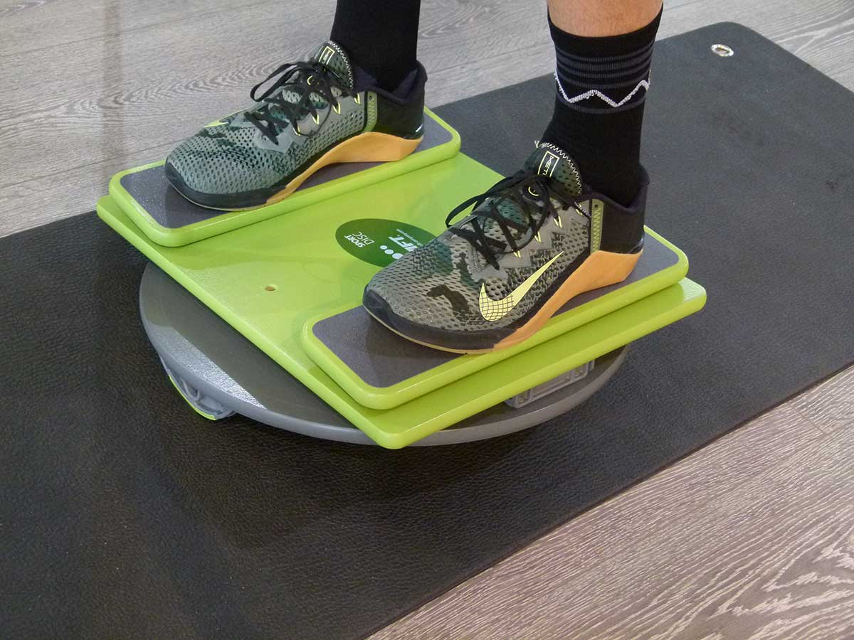 MFT Übung 412 Beidbeinige Kniebeuge Front Wipp
